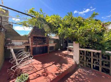 Casa · 122m² · 4 Ambientes · 1 Cochera · Venta Chalet 4 Amb C/terraza y Cochera en Victoria
