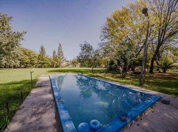 Quinta vacacional · 80m² · 2 Dormitorios · Venta Quita Pilar Acepta Permuta