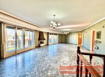 Departamento · 120m² · 5 Ambientes · Amplio Piso Completo en PH Planta Alta, 4 Despachos, Sala Espera, Dos Baños, Terraza, Lavadero, Coci