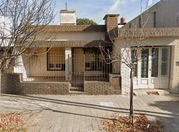 Casa · 196m² · 7 Ambientes · 1 Cochera · Venta Casa 3 Dorm Alto Alberdi