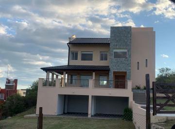 Casa · 220m² · 7 Ambientes · 2 Cocheras · Venta Casa Tierra Alta 3 Dorm 3 Baños Pileta