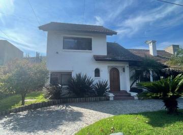 Casa · 130m² · 6 Ambientes · 2 Cocheras · Excelente Lote en El Country Champagnat de Pilar