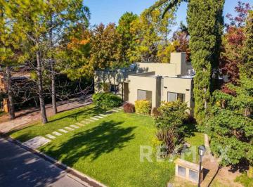 Casa · 179m² · 4 Ambientes · 2 Cocheras · Venta Casa en El Aromo Apta Crédito!