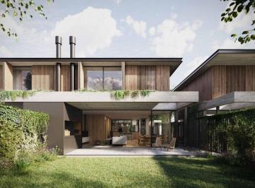 Casa · 195m² · 4 Ambientes · 2 Cocheras · Venta de Casa PH en Carrasco Sur, 3 D, Parrillero