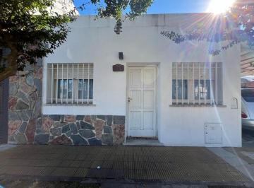 Casa · 95m² · 4 Ambientes · 2 Cocheras · Casa en Venta en Pergamino con Patio