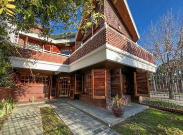 Casa · 186m² · 4 Ambientes · 2 Cocheras · Casa en Venta en Monte Grande Apta Crédito
