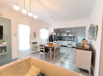 Casa · 106m² · 4 Ambientes · 1 Cochera · Casa en San Martin