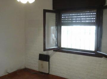 PH · 200m² · 3 Ambientes · PH a Refaccionar en Venta - 2 Dorm. 1 Baño - Berisso