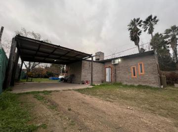 Casa · 65m² · 3 Ambientes · 2 Cocheras · Casa en Ibarlucea Dos Dorm. y Amplio Patio