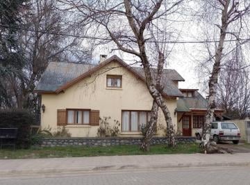 Casa · 505m² · 6 Ambientes · Se Vende Casa en El Bolsón - Barrio Residencial
