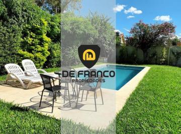 Casa · 233m² · 4 Ambientes · 3 Cocheras · Casa en Venta - 4 Amb - Parque - Pileta