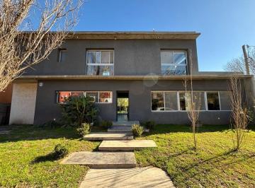 Casa · 235m² · 6 Ambientes · Casa 3 Dormi C/pileta en Venta Logaritmo