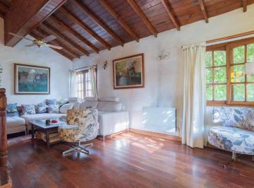 Casa · 126m² · 6 Ambientes · 3 Cocheras · Venta Casa Las Lajas 4 Dorm.!