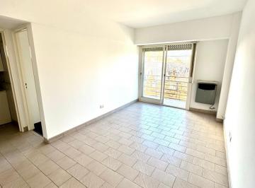 Living-Comedor · Excelente Departamento Dos Ambientes con Balcón Corrido Segundo Piso Al Frente