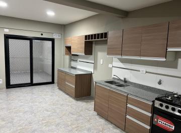 Departamento de 4 ambientes, La Matanza · Departamento 4 Amb con Cochera y Patio Propio Grande