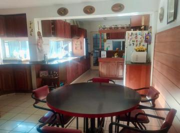 Casa de 7 ambientes, Córdoba · Alta Cba - La Fraterenidad 3 Dorm + Escritorio, Esquina - Todo P. Baja - Apta Credito