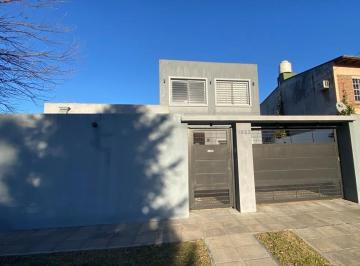 Casa · 150m² · 5 Ambientes · 2 Cocheras · Casa en Ituzaingo Sur.