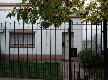 Casa · 289m² · 4 Ambientes · 2 Cocheras · Prop con Dos Deptos 2 Amb Temperley