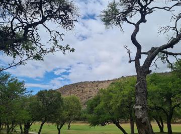 Terreno · 1975m² · Lote Sobre Golf | Hoyo 4 | Potrerillo de Larreta | 1975 m²