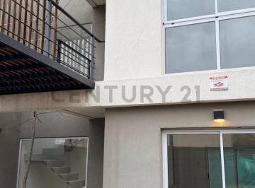 Casa · 90m² · 4 Ambientes · 2 Cocheras · Duplex en Alquiler en City Bell