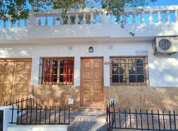 Casa de 10 ambientes, Guaymallén · Casa en Villa Nueva, Guaymallén - Venta