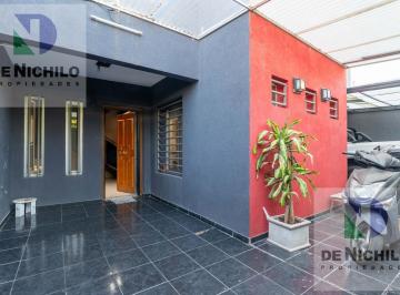 Casa · 264m² · 5 Ambientes · 2 Cocheras · Moderna Casa en Florencio Varela