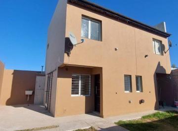 Casa · 52m² · 2 Ambientes · Alquiler Dúplex 1 Dormitorio, Gral. Fernández Oro