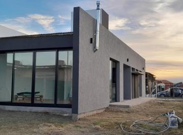 Casa de 3 ambientes, La Plata · Casa en Alquiler Arana - Villa Garibaldi