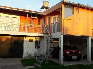 Casa · 148m² · 7 Ambientes · 1 Cochera · Casa en Venta - 5 Dorm. 2 Baños - Patio Departamento - 300 m² - Merlo