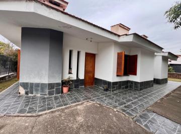 Casa de 6 ambientes, Córdoba · Hermosa Casa Esquina en Calle Lagunilla
