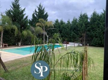 Casa · 290m² · 5 Ambientes · 4 Cocheras · Casa en Alquiler en La Montura