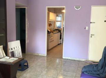 Departamento de 3 ambientes, La Paternal · Tres Ambientes Reciclados a Nuevo con Lavadero y Baulera