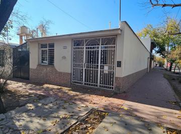 Casa de 6 ambientes, Ciudad de Mendoza · 4ta. Oeste
