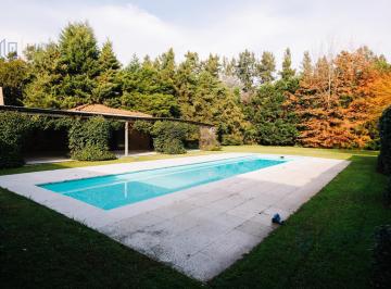 Casa · 495m² · 5 Dormitorios · 2 Cocheras · Casa en Venta en - Martindale C. C - 5 Dorm.