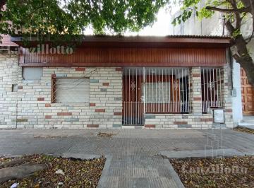 Casa · 65m² · 3 Ambientes · Casa 3 Amb. en Gerli Apta Crédito
