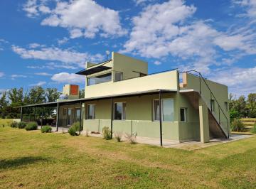 Casa de 5 ambientes, San Andrés de Giles · Dueño Directo Vende o Permuta. Hermosa Casa