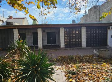 Casa de 7 ambientes, Ciudad de Mendoza · 6ta. Seccion