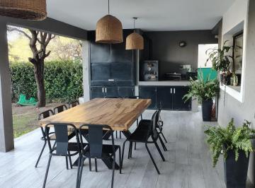 Casa · 214m² · 5 Ambientes · 2 Cocheras · Vendo Casa en La Estanzuela - La Calera