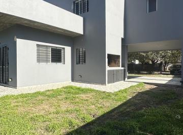 Casa · 122m² · 4 Ambientes · 2 Cocheras · Dúplex en Aldea