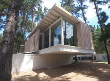Casa · 220m² · 5 Ambientes · Alquiler Casa Costa Esmeralda. Senderos 3