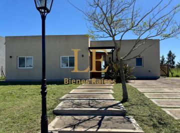 Casa · 190m² · 4 Ambientes · 4 Cocheras · Venta en Casa en San Sebastian