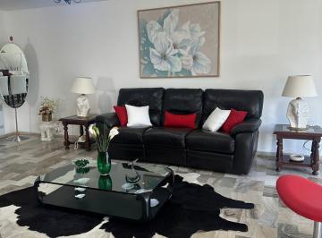 Departamento de 3 ambientes, Uruguay · Hermoso Departamento en Venta