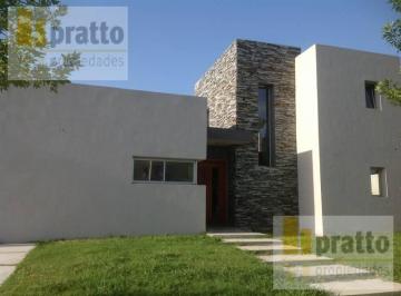 Casa · 160m² · 4 Ambientes · Casa en Venta de 3 Dorm. en El Cantón Puerto
