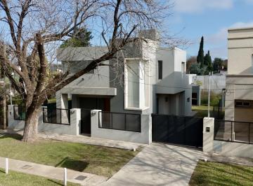 Casa · 171m² · 5 Ambientes · Venta - Casa 3 Dorm. - Funes R, Funes