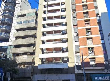 Departamento · 51m² · 2 Ambientes · Centro, Amplio Departamento de 1 Dormitorio.
