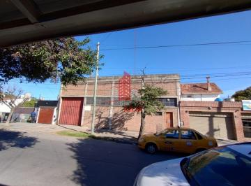 Local comercial , Córdoba · Galpón y 4 Locales Comerciales: en Terreno de 339 m²