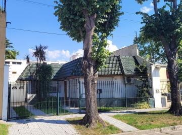 Casa · 118m² · 5 Ambientes · 2 Cocheras · Casa - Quilmes
