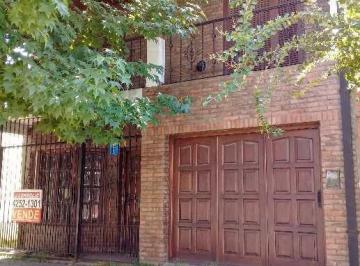 Casa de 6 ambientes, Quilmes · Chalet Venta Bernal Oeste