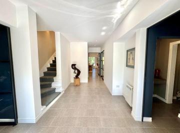 Casa · 420m² · 8 Ambientes · 2 Cocheras · Venta Exclusiva Casa Chacras de La Villa - Cordoba
