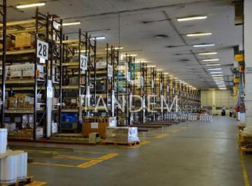Bodega-Galpón · 665m² · Alquiler Deposito en Predio Cerrado